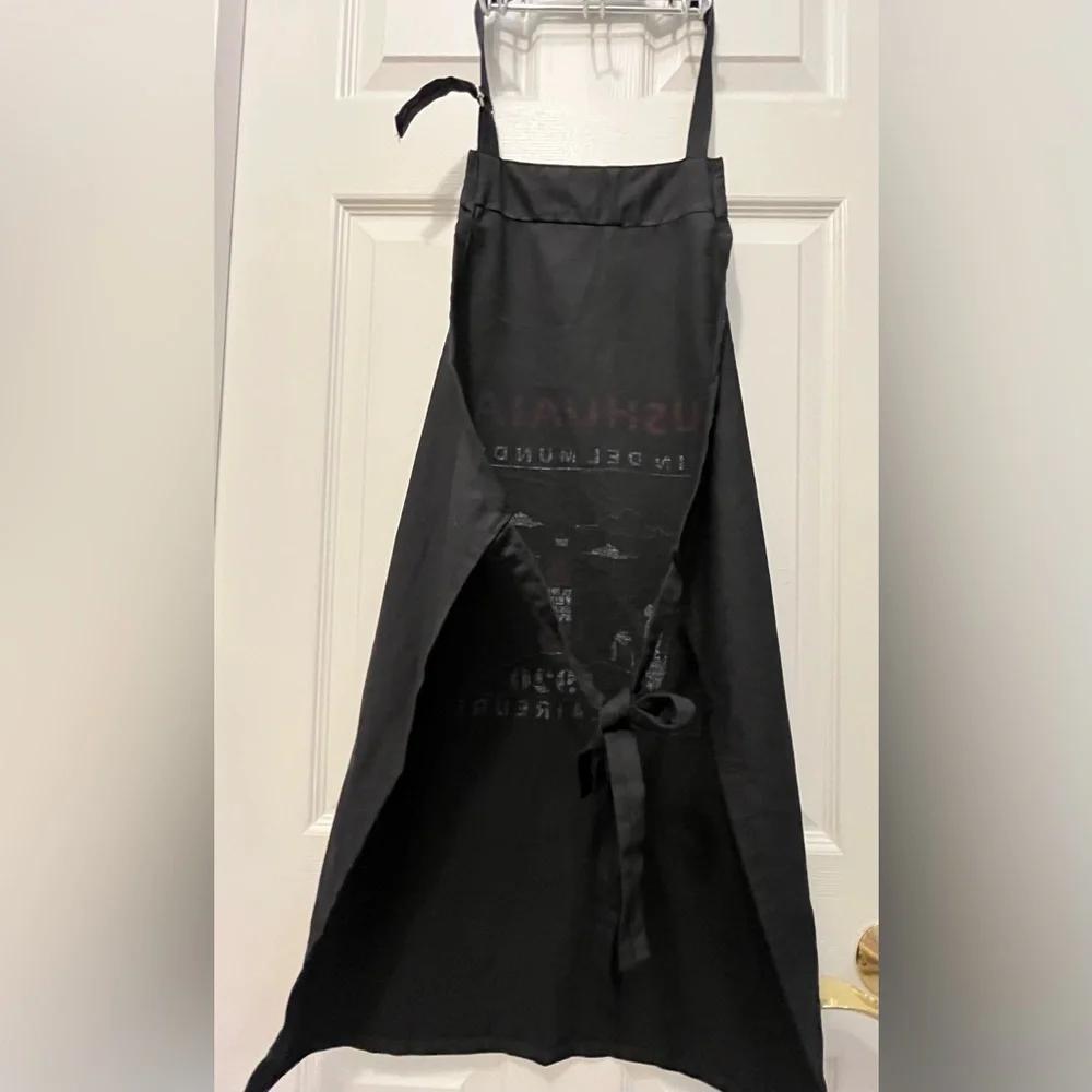 NWOT Black Ushuaia Graphic Apron